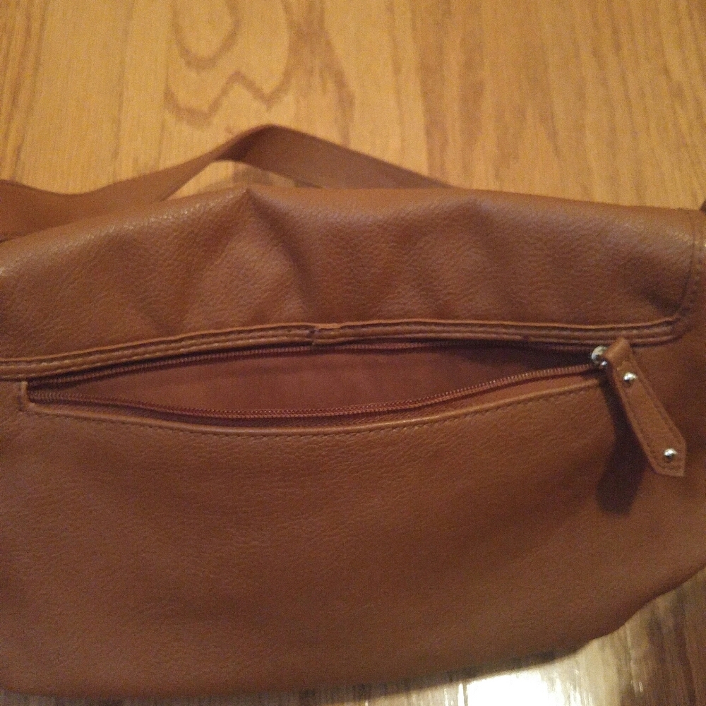 Liz Claiborne Shoulder Bag - Picture 4 of 14